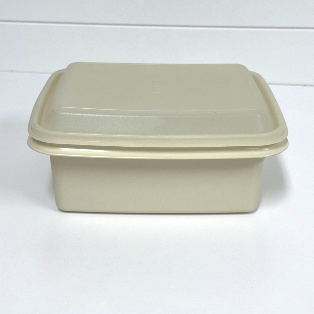 Vintage Tupperware Almond Food Storage freezer Container 9x6.5x3.5 USA
